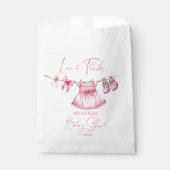 ライ名門私立校風のン女子の赤ちゃんシャワーのピンクの服 フェイバーバッグ (正面)