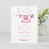ライ名門私立校風のン女子の赤ちゃんシャワーのピンクの服 招待状 (スタンド正面)