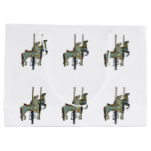 ラウンドかわいらしメリー回転木馬馬のパターンに移動 ラージペーパーバッグ (裏面)