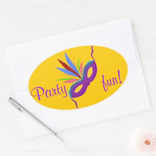 ラウンドスティッカーパープルマスク羽毛マルディグラおもしろい 楕円形シール (封筒)