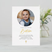 ラウンドフォトミニマリストバプテスマ – 金ゴールド 箔招待状 (立ち正面)