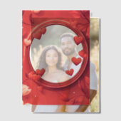 ラウンドフレーム赤いハート ベラム紙招待状 (オフセット (カップル))