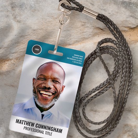 ラウンドロモダンゴ従業員の写真名バーコード バッジ