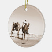 ラクダとの砂漠場面 セラミックオーナメント (左)