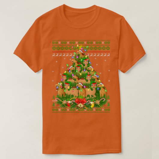 ラクダのクリスマスツリーを飾るサンタ ラクダのダサいクリスマス Tシャツ (デザイン正面)