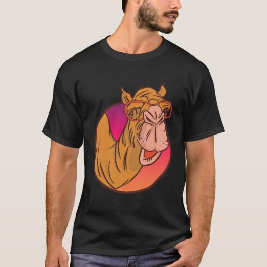 ラクダのクローズアップ Tシャツ (正面)