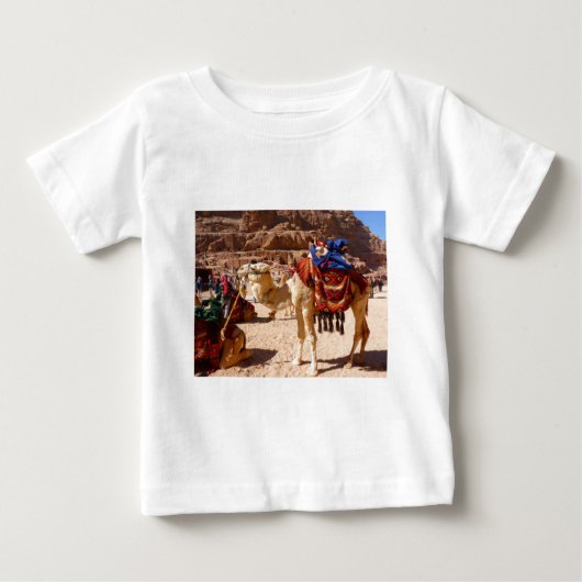 ラクダの中東自然動物の運命のギフト ベビーTシャツ (正面)