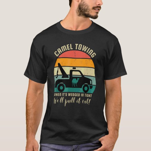 ラクダの牽引 レトロなレッカー車 Tシャツ (正面)