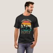 ラクダの牽引 レトロなレッカー車 Tシャツ (正面フル)