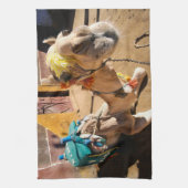 ラクダフレンドリーは次のライダーであるカイロを待っている。 キッチンタオル (縦)