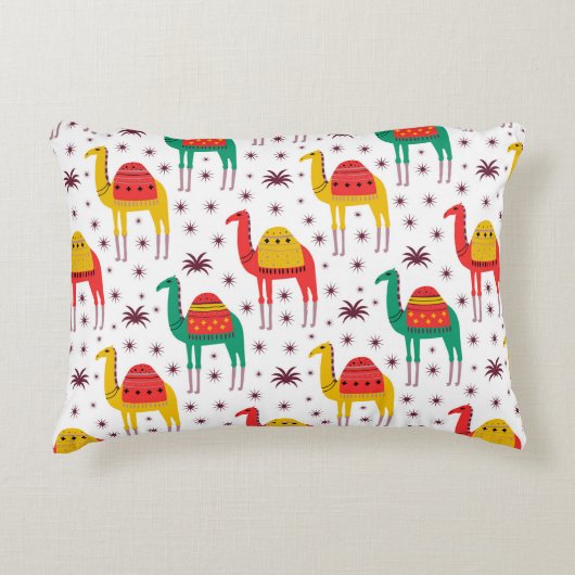 ラクダ模様フラットカラーデザイン アクセントクッション (正面)