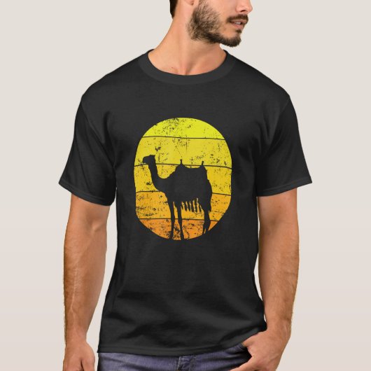 ラクダ砂漠の二次腐植動物1 Tシャツ (正面)