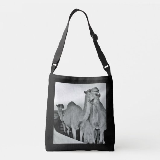 ラクダ・ラブ クロスボディバッグ (裏面)