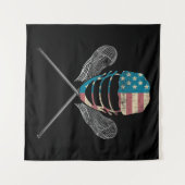 ラクロスアメリカ国旗の緩いヘルメットとスティック タペストリー (正面(横))