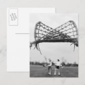 ラクロスチームのプレーは、ドローから始まる。2 ポストカード (正面/裏面)