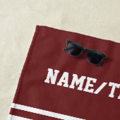 ラクロスプレーヤーの名前のジャージーパーソナライズな数 ビーチタオル (インサイチュ)