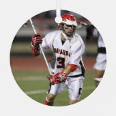 ラクロスプレーヤーフォトチームの色の番号スポーツ メタルオーナメント (裏面)