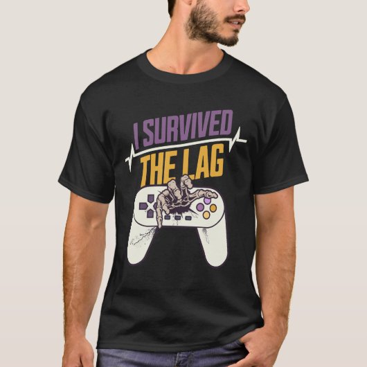 ラグに耐えた – おもしろゲーマー骸骨コントローラー Tシャツ (正面)