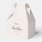 ラグジュアリーエレガントピンクスウィート16 フェイバーボックス (正面サイド)