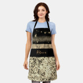 ラグジュアリーシック金ゴールドグリッターシグネチャーモノグラム エプロン (着用した状態)