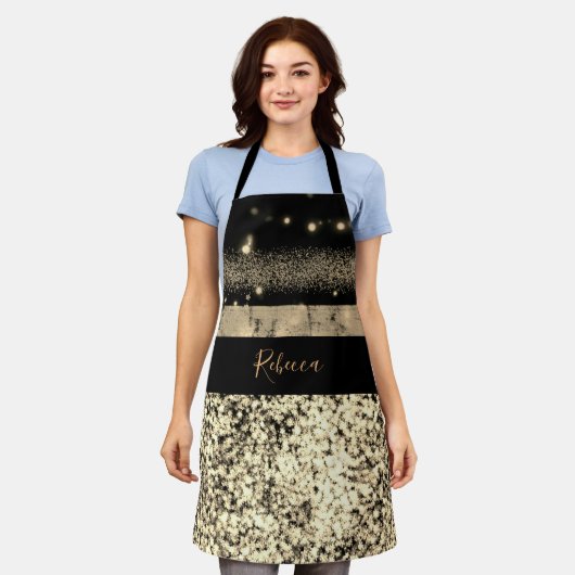 ラグジュアリーシック金ゴールドグリッターシグネチャーモノグラム エプロン (着用した状態)