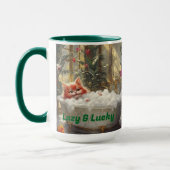 ラグジュアリーバスに乗る怠け者でラッキーハッピーレッドキャット マグカップ (左)