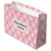 ラグジュアリーピンクタフテッドダイヤモンドパターン誕生日 ラージペーパーバッグ (裏面アングル)