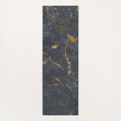 ラグジュアリーブラックと金ゴールドマーブルテクスチャモノグラム ヨガマット (裏面)
