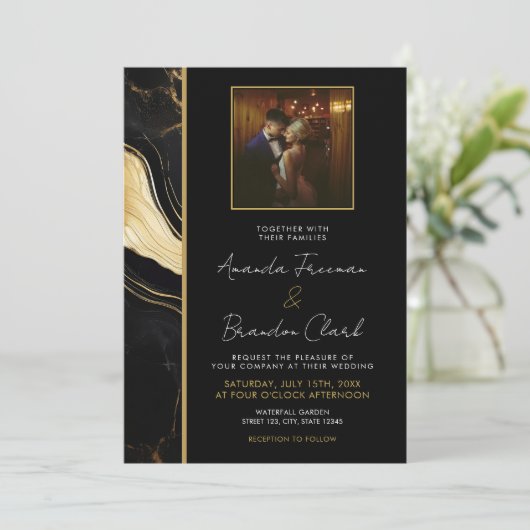 ラグジュアリーブラックと金ゴールドマーブルフォト結婚ズ 招待状 (スタンド正面)