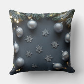 ラグジュアリーホリデーピロー – スノーフレークデザイン クッション (裏面)