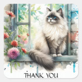 ラグドールベージュかわいい猫in窓の夏花 スクエアシール (正面)