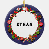 ラグビーパーソナライズされたグクリスマスホリデー セラミックオーナメント (裏面)