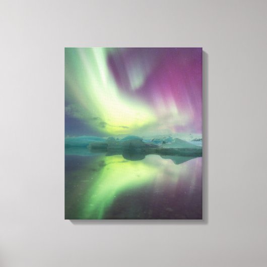 ラグーンのオーロラライト | Jokulsarlon，アイスランド キャンバスプリント (正面)