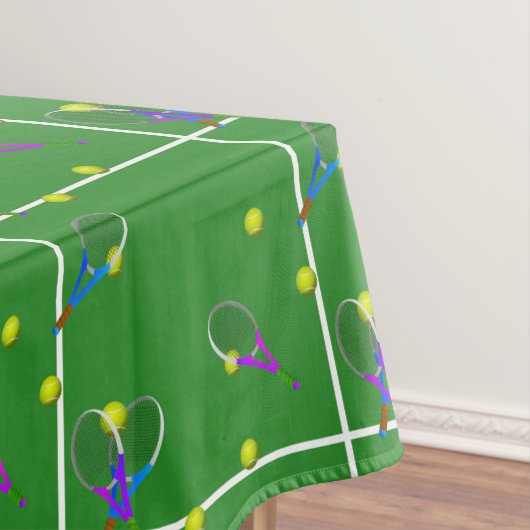 ラケットとボールを持つテニスコート テーブルクロス (インサイチュ)