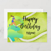 ラケット付きテニスプレーヤー及びボール誕生日 ポストカード (正面/裏面)