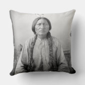 ラコタのリーダー座るブル先住民アメリカインディアン クッション (裏面)