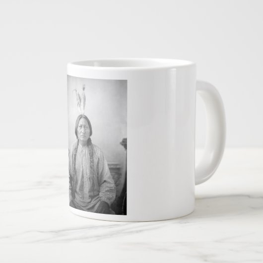 ラコタのリーダー座るブル先住民アメリカインディアン ジャンボコーヒーマグカップ (正面右)