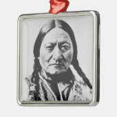 ラコタ首席降伏：座るブルフォートブフォード メタルオーナメント (左)