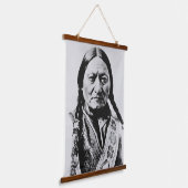 ラコタ首席降伏:座るブルフォートブフォード 吊り下げ型タペストリー (傾斜あり)