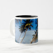 ラサマナ半島（ドミニカ共和国） ツートーンマグカップ (正面左)