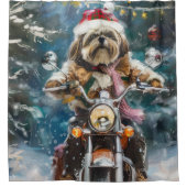 ラサ・アプソの犬がバイクに乗るクリスマス シャワーカーテン (正面)