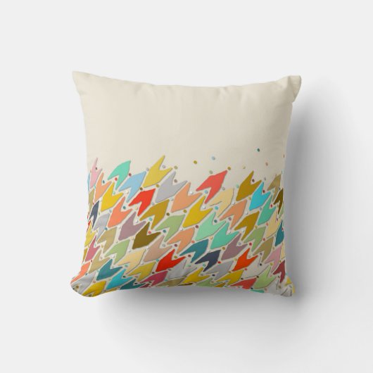 ラシュミイカットアイボリー クッション (正面)