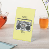 ラジオの漫画イラスト 台座サイン (インサイチュ)