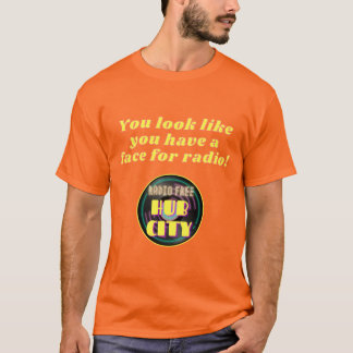 ラジオTシャツの顔がある Tシャツ