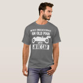 ラジコンカー・レースをするお年寄りをナシと見るな Tシャツ (正面フル)