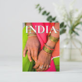 ラジャスタン女性の手の近く ポストカード (スタンド正面)