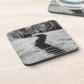 ラスの木々の建物と小道の赤外線 コースター (左側)