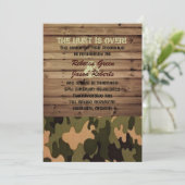 ラスティックな納屋の木材を使用したウエスタンカントリー カモフラージュ結婚式 招待状 (スタンド正面)