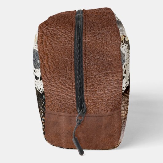 ラスティックウェスタン工具付き革とアンティークレース ドップキット (右)