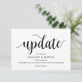 ラスティックスクリプト、ブラック、結婚式延期、編集可能 エンクロージャーカード (スタンド正面)